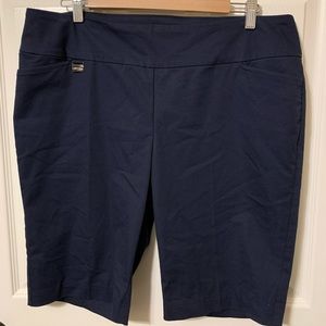 Dressy Bermuda shorts pull on style. Navy